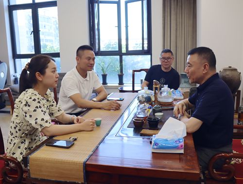 镇领导走访金乡商会、金乡镇企业家协会开展调研活动