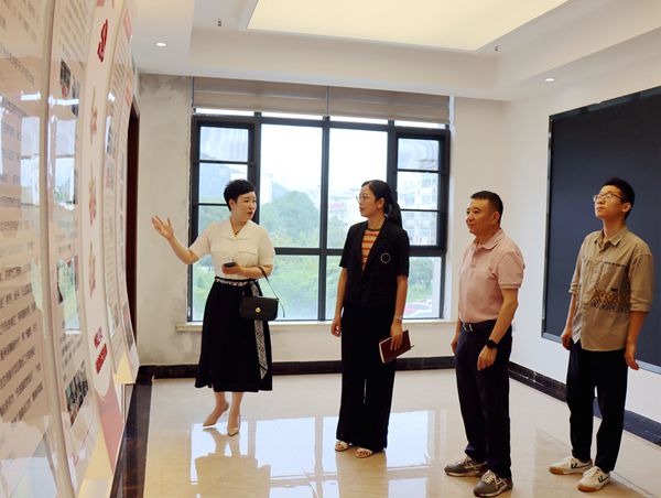 镇组织委员包莉莉走访调研金乡商会、金乡镇企业家协会