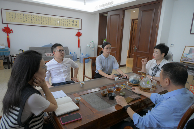 金乡镇委副书记张福亮一行走访调研金乡商会、金乡镇企业家协会