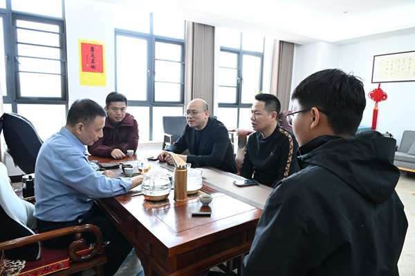 金乡镇领导莅临我会指导工作